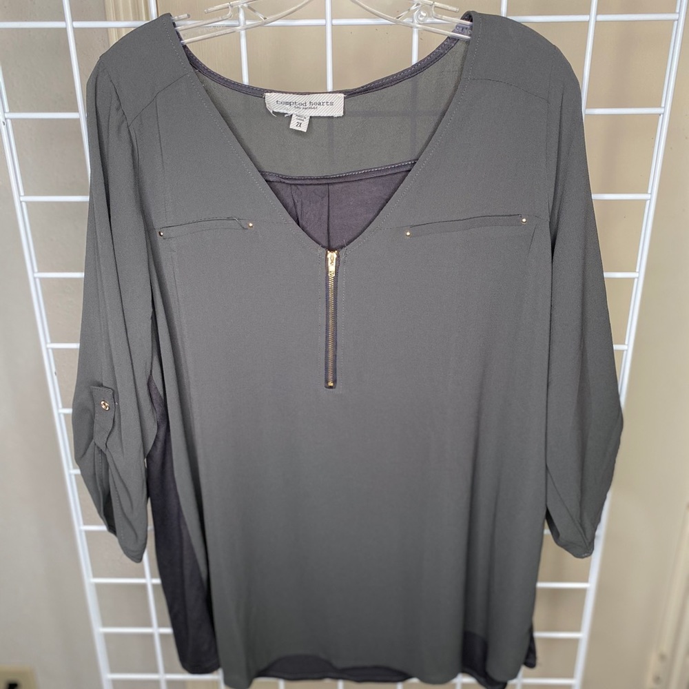 Zip front VNeck blouse